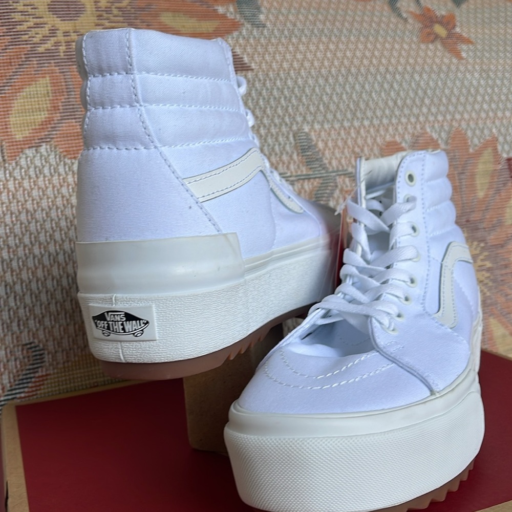 Vans WMNS Sk8-Hi Stacked (Canvas) True White
VN0A4BTWL5R Platforms Sneakers - Picture 13 of 16